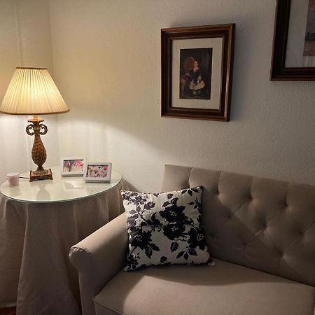 Apartamento Turistico R. Gonzalez Abreu Sevilla Exteriör bild