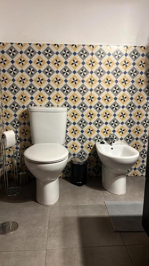 Apartamento Turistico R. Gonzalez Abreu Sevilla Exteriör bild