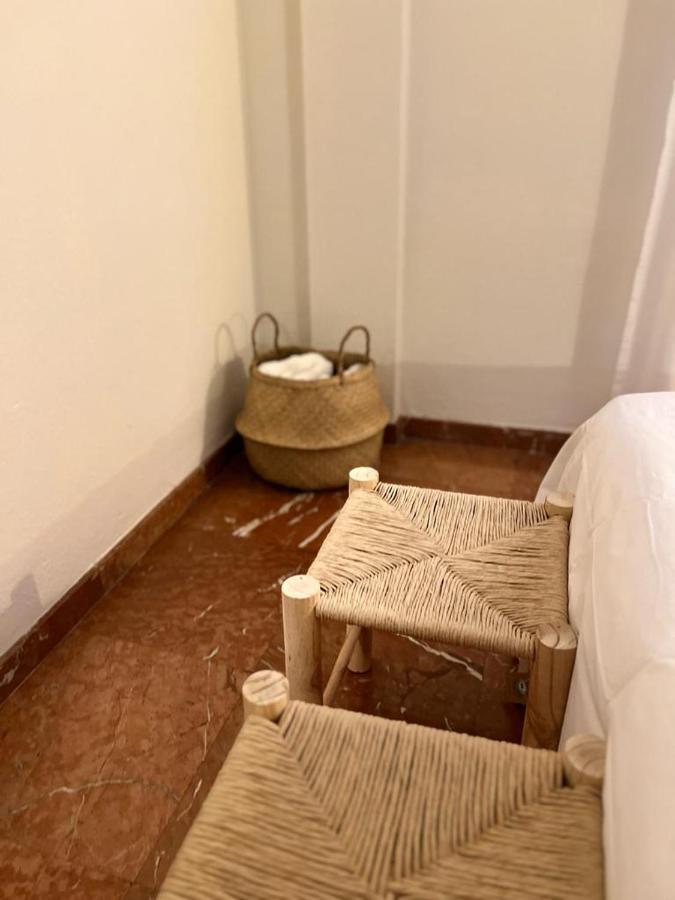 Apartamento Turistico R. Gonzalez Abreu Sevilla Exteriör bild