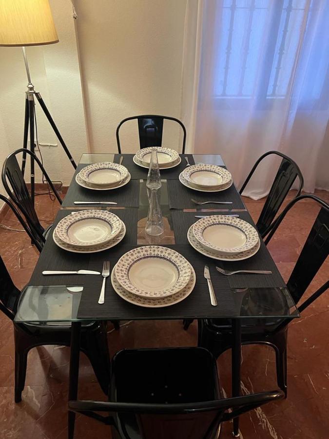 Apartamento Turistico R. Gonzalez Abreu Sevilla Exteriör bild