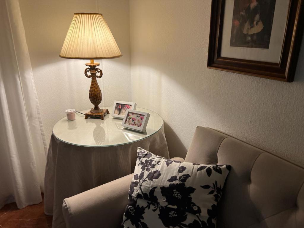 Apartamento Turistico R. Gonzalez Abreu Sevilla Exteriör bild